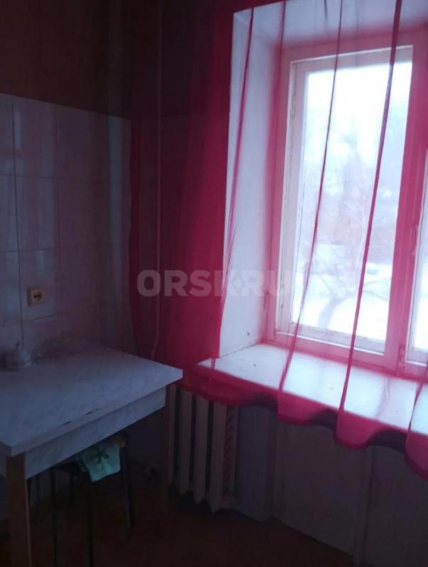 Сдам на длительный срок 3 комнатную квартиру, район Васнецова рядом с 4 школой,развитая инфраструкту - Орск