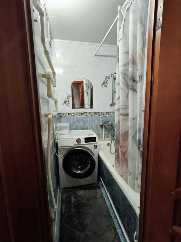 Продается двухкомнатная квартира, расположенная на 2 этаже 5-этажного панельного дома по адресу г. - Орск