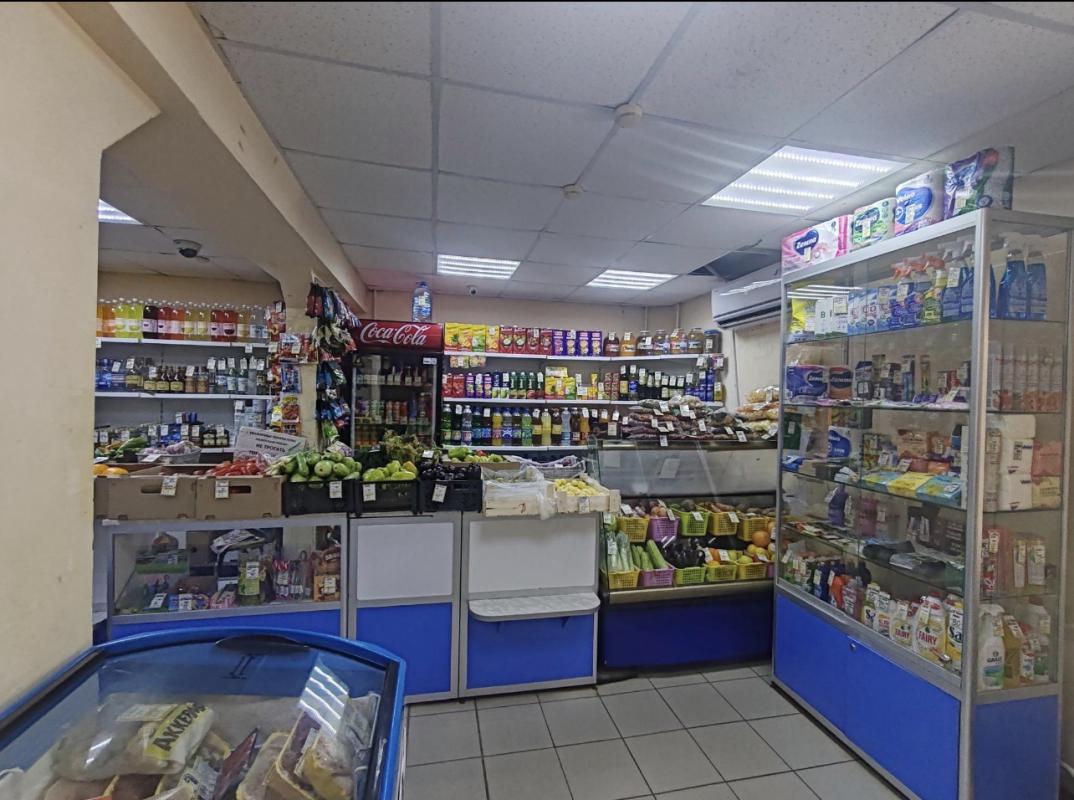 Предлагаю к продаже, коммерческую недвижимость в виде продуктового магазина, расположена в нежилом п - Новотроицк