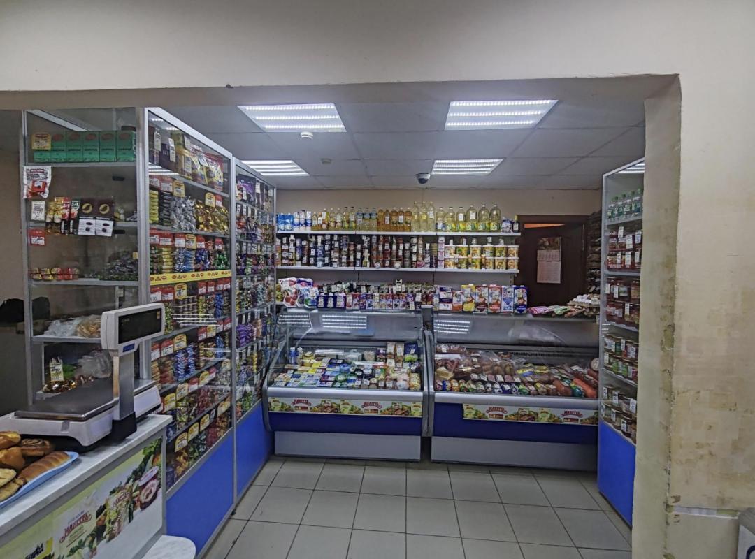 Предлагаю к продаже, коммерческую недвижимость в виде продуктового магазина, расположена в нежилом п - Новотроицк