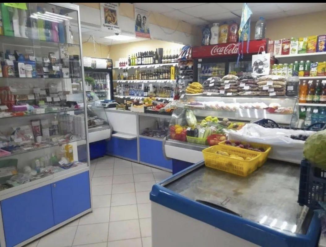 На рынке коммерческой недвижимости представлено предложение о продаже торгового помещения площадью 1 - Новотроицк