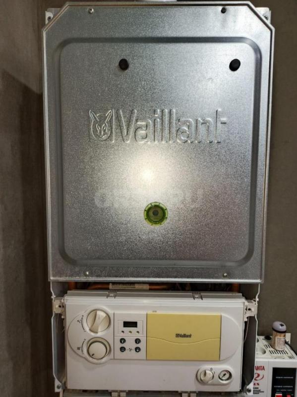 Продам на запчасти: Котёл Vaillant turbo TEC pro VUW INT 242/3-3 (б/у, 2006г.). - Орск