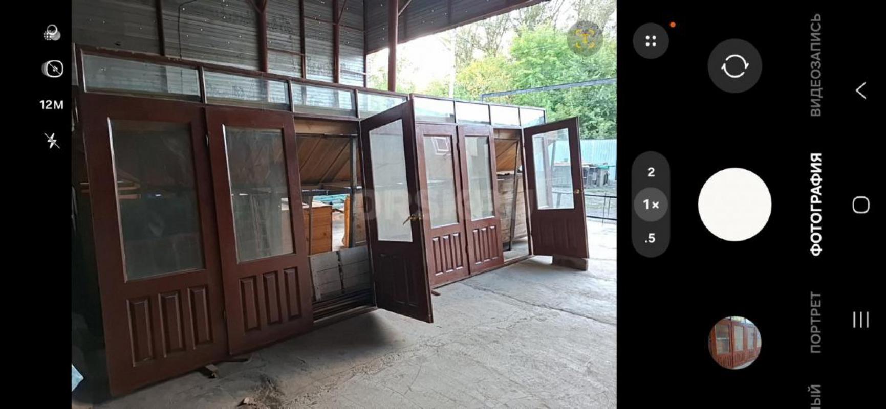 Продам две одинаковые створки ворот, красивый дизайн, на каждом по две двери, кому надо, надо это вс - Орск