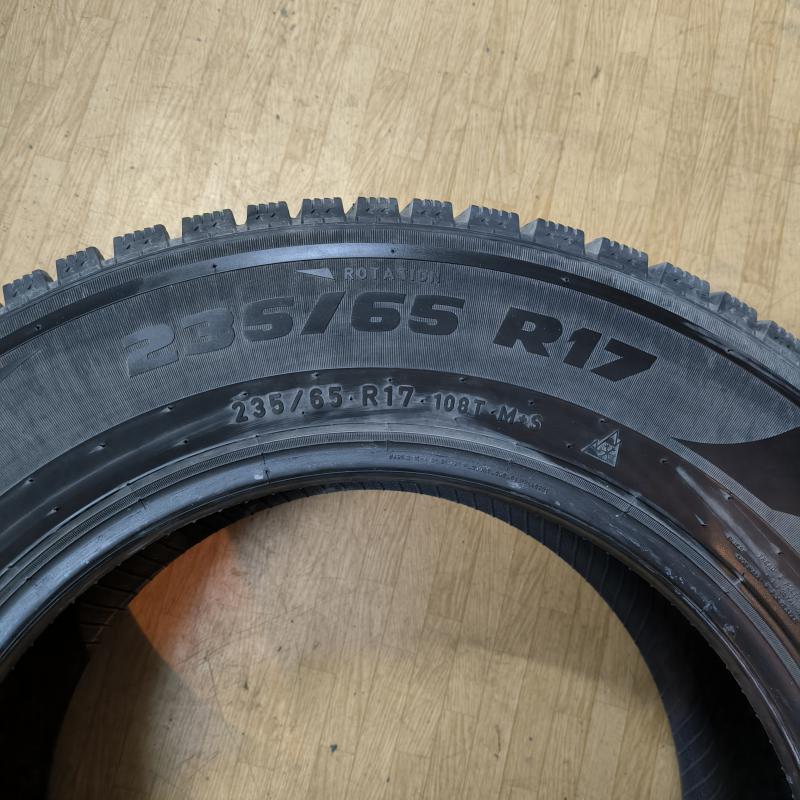Продам зимнию резину FORMULA ICE,235/65 R-17.4 баллона. - Новотроицк