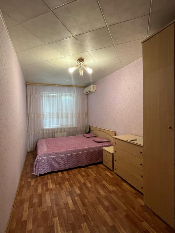 Продаётся двухкомнатная квартира по Советской 152 3 этаж. - Новотроицк
