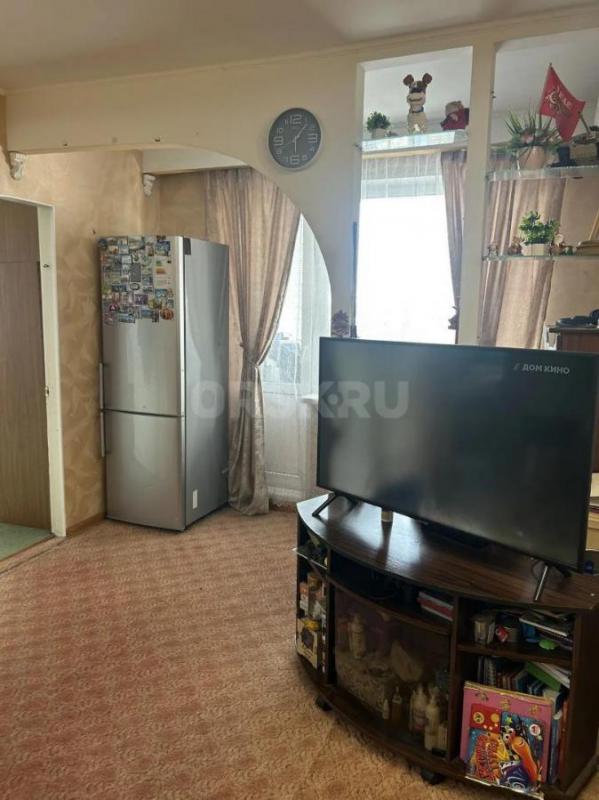 Продается отличная 3-комнатная квартира по адресу:  пер. - Орск