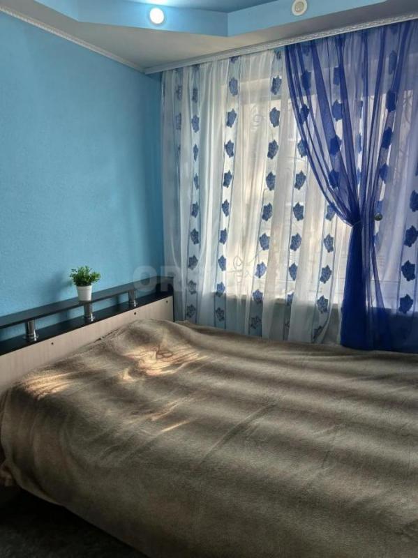 Продается отличная 3-комнатная квартира по адресу:  пер. - Орск