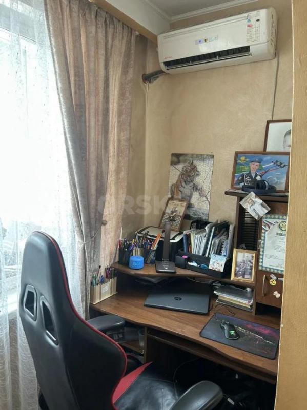Продается отличная 3-комнатная квартира по адресу:  пер. - Орск