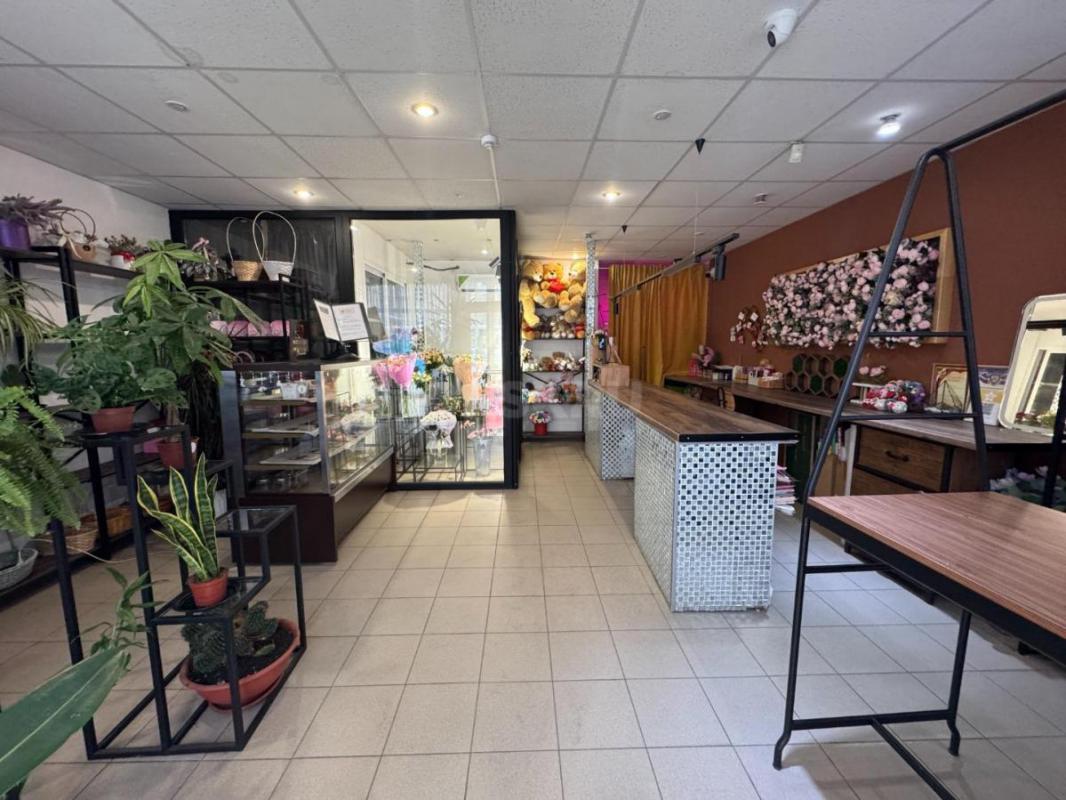 Продаётся готовый цветочный бизнес

Цветочный магазин с наработанной клиентской базой, оборудовани - Орск
