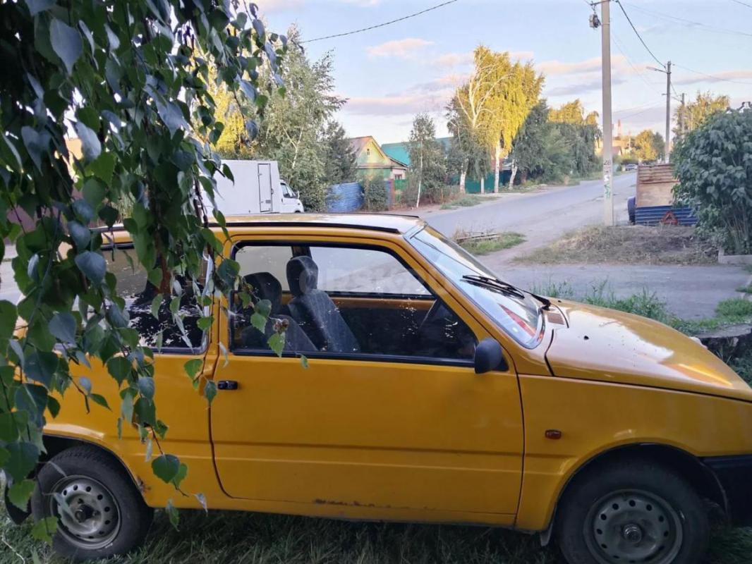 Продаётся машина «Ока» жёлтого цвета. - Орск