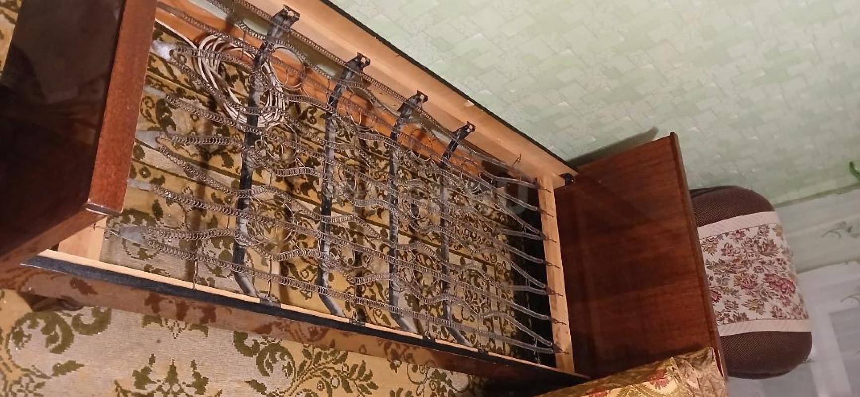 Продам односпальные кровати (с матрасом только одна) 1500 за две кровати - Орск