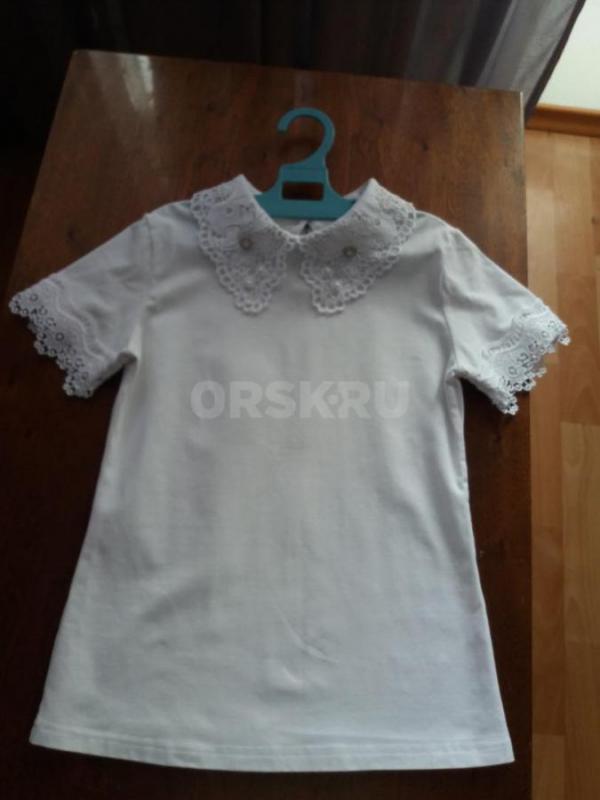 Продам школьные блузки, юбку , вязаную кофту на ребенка 7-9 лет, Все в отличном состоянии, Каждая ве - Орск