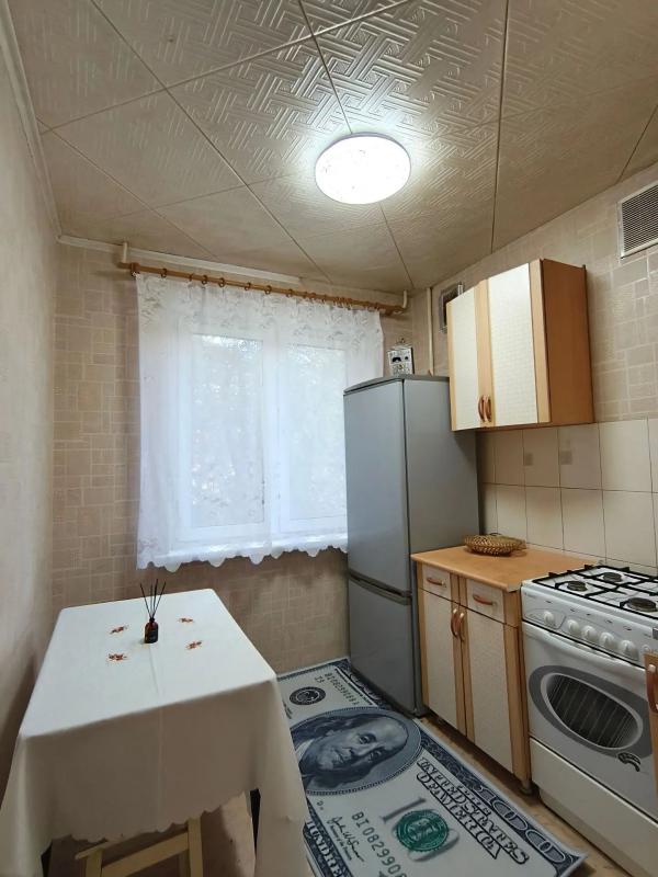 ПРОДАËТСЯ 1 - КОМНАТНАЯ КВАРТИРА, НА 2 ЭТАЖЕ, 5-ТИ ЭТАЖНОГО ДОМА
По адресу - г. - Новотроицк