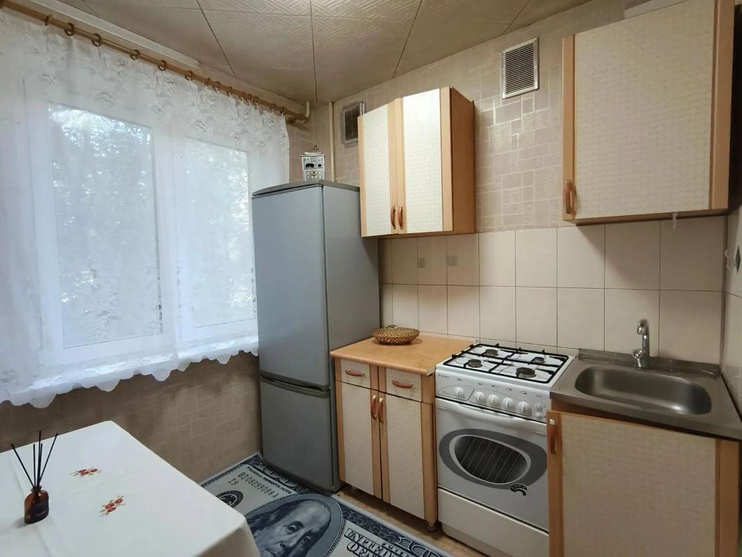 ПРОДАËТСЯ 1 - КОМНАТНАЯ КВАРТИРА, НА 2 ЭТАЖЕ, 5-ТИ ЭТАЖНОГО ДОМА
По адресу - г. - Новотроицк
