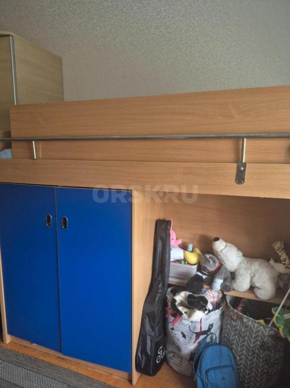 Продам кровать, стол б/у недорого - Орск