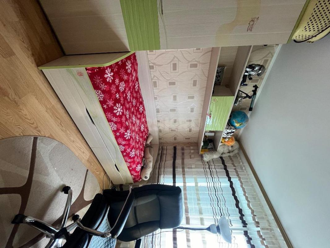 Продам письменный стол , с полкой в отличном состоянии. - Орск