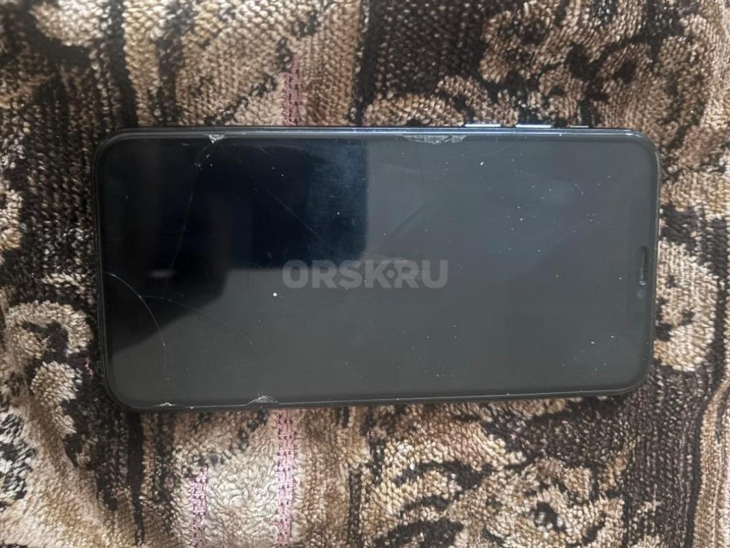 Продам айфон XS на 256г полностью рабочий но бывает хрепит при разговоре на востоновление - Орск