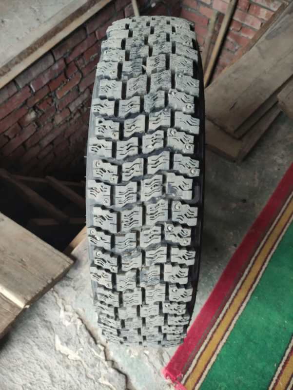 продам 4 шипованных балона с дисками 175-80 R 16 в хорошем состоянии - Орск