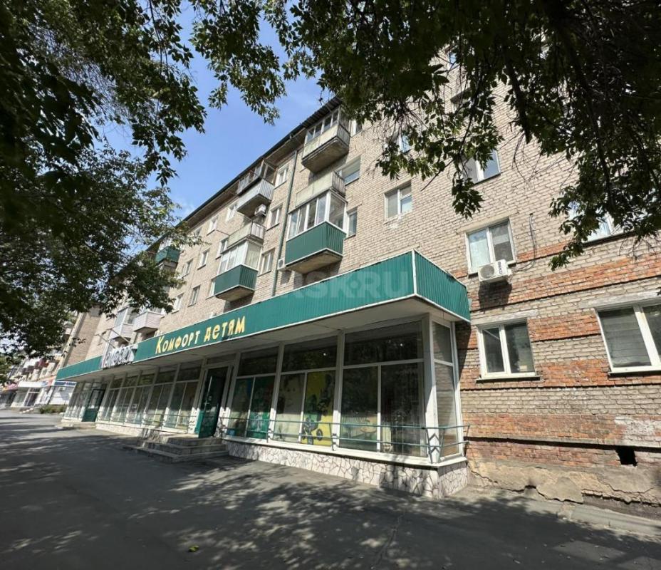 Продам очень тёплую и светлую двухкомнатную квартиру в центре города. - Орск