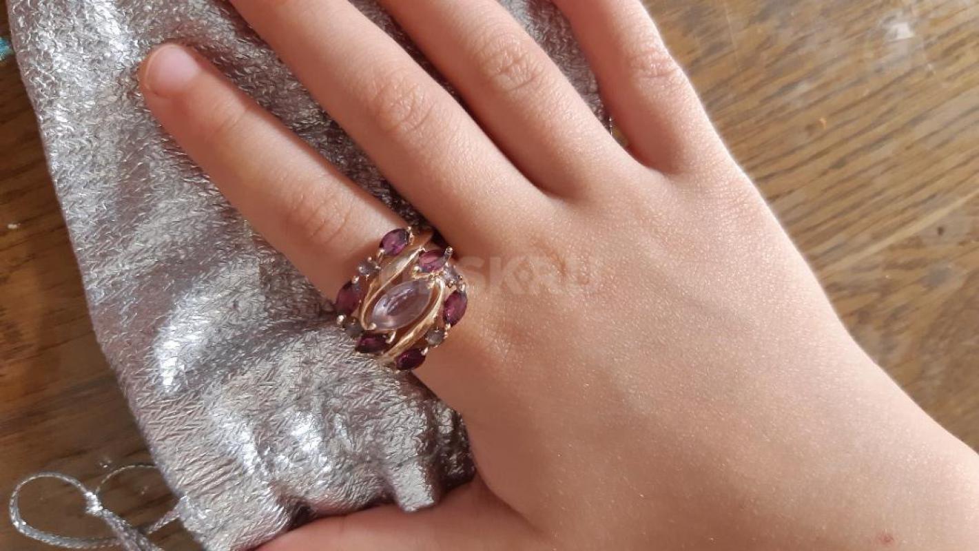Продам золотые кольца р.16.5, 17  камни натуральные: топаз, аметист, родонит - Орск