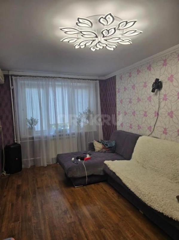 Продам 3х кв улучшенной планировки(Оставляем новым владельцам :очистительная система воды,2 кондицио - Орск