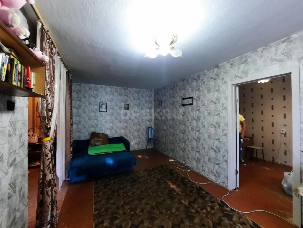 Продам 2-х комнатную квартиру, 3/5, по ул. - Орск