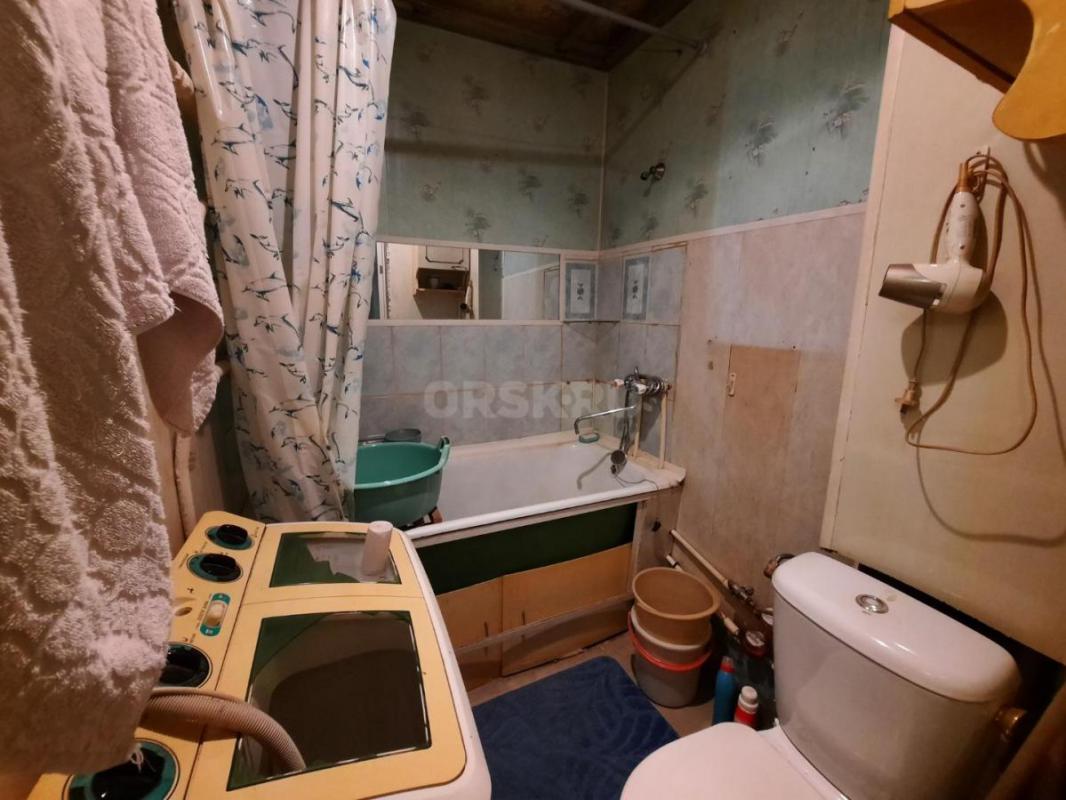 Продам 2-х комнатную квартиру, 3/5, по ул. - Орск