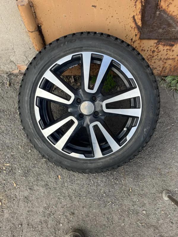 Продам колеса Pirelli ICE ZERRO 2, 205/50 R17 в идеальном состоянии. - Новотроицк