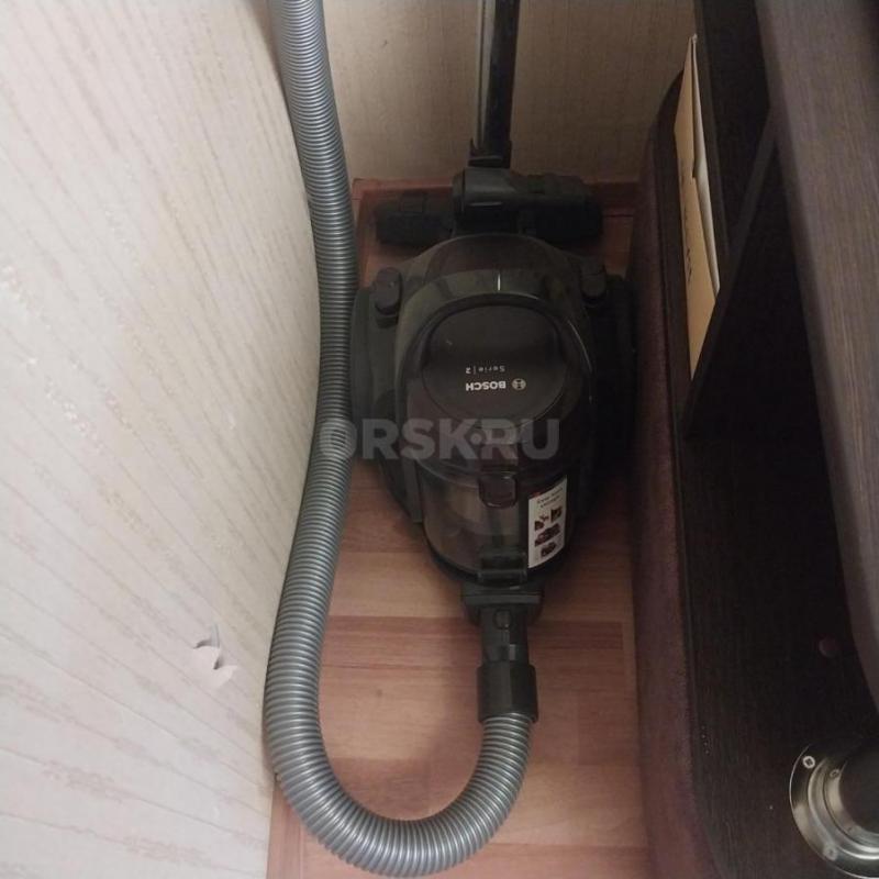 Продам пылесос Bosch serie 2 в хорошем рабочем состоянии б/у 1 год за 3000руб. - Орск