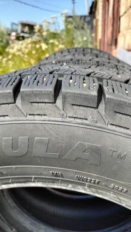 Комплект нешипованных зимних шин от PIRELLI Formula Ace FR 195/65 R15 в отличном состоянии, без каки - Орск