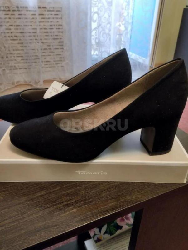 Продам мужские кроссовки Nike раз. 44 -3000 руб и туфли женские новые  раз.40-1200 руб. - Новотроицк