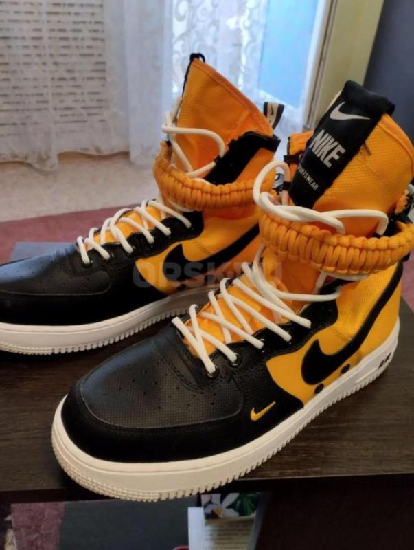 Продам мужские кроссовки Nike раз. 44 -3000 руб и туфли женские новые  раз.40-1200 руб. - Новотроицк