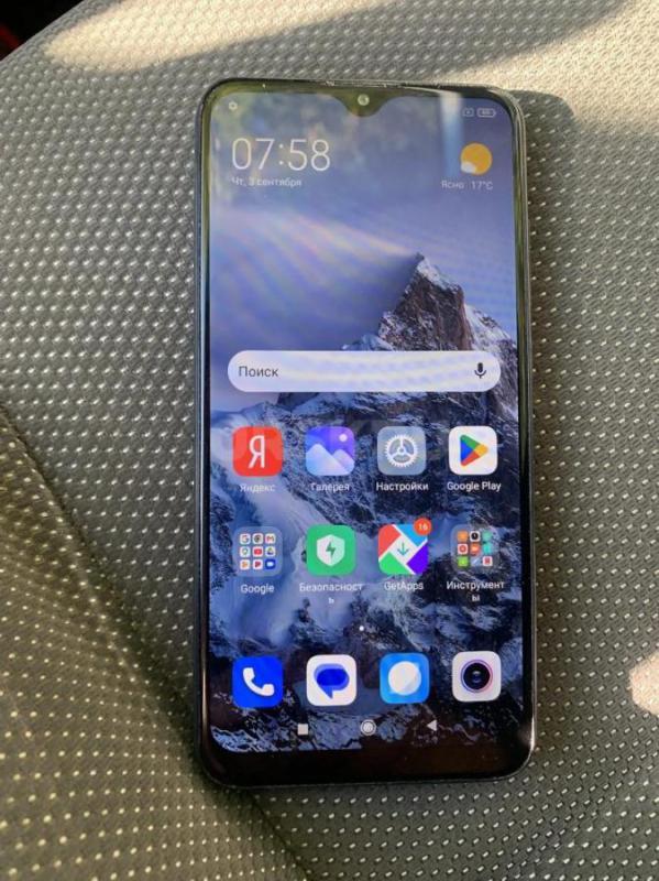 Redmi 8 
Характеристики на фото 
Телефон сброшен до заводских настроек 
Все функции исправны - Орск