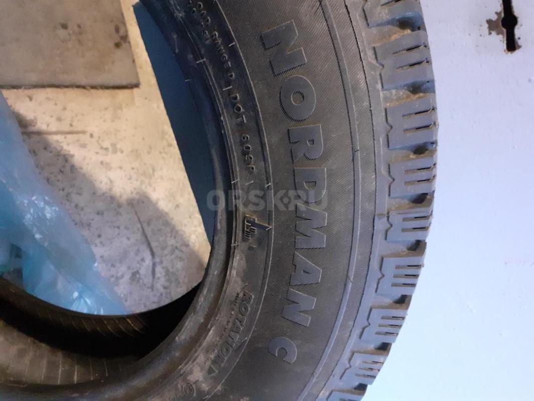 Продам одну зимнюю шипованную шину на Газель, Nokian Nordmаn C, размер 185 75 R16C, шина в отличном - Орск