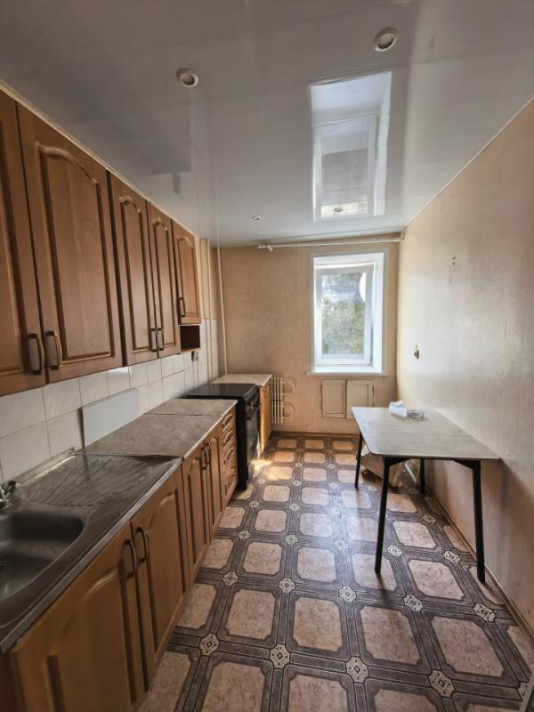 Продам трехкомнатную квартиру по ул. - Орск