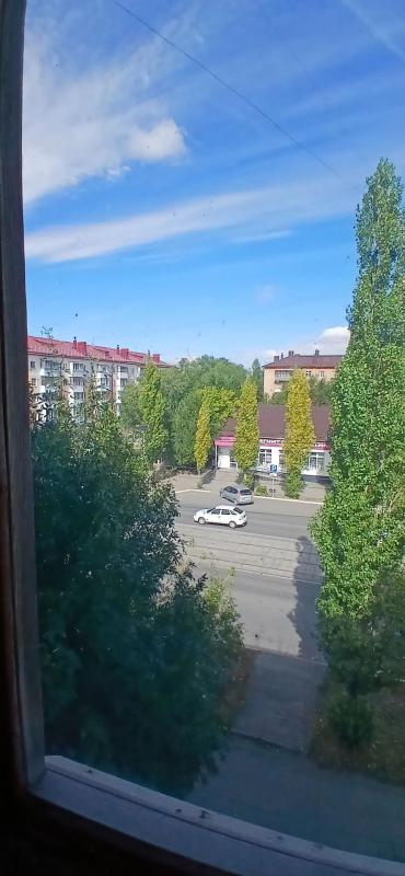 Продаётся трёхкомнатная квартира в востребованном районе города с красивым видом на Советскую , г. - Новотроицк