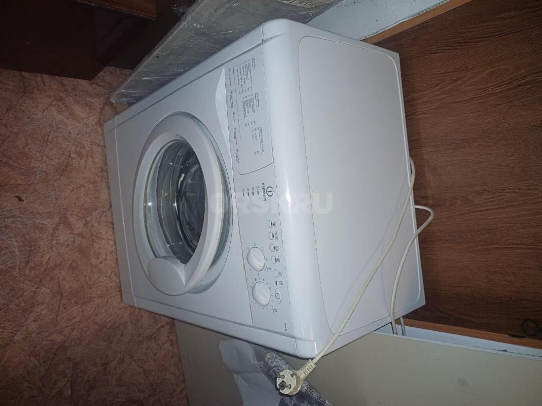 Стиральная машина автомат Indesit  , все работает ,со сливным шлангом в комплекте. - Орск