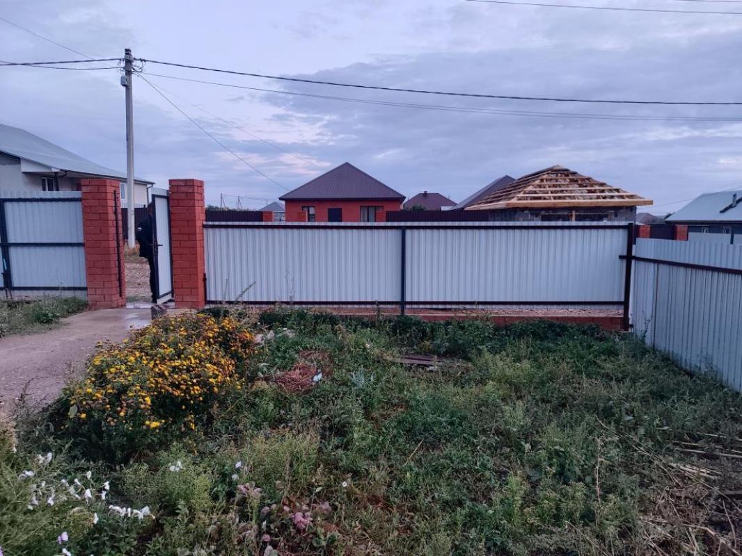 Продам новый ШИКАРНЫЙ ДОМ из евро блока и обложен кирпичом в п. - Чкалов
