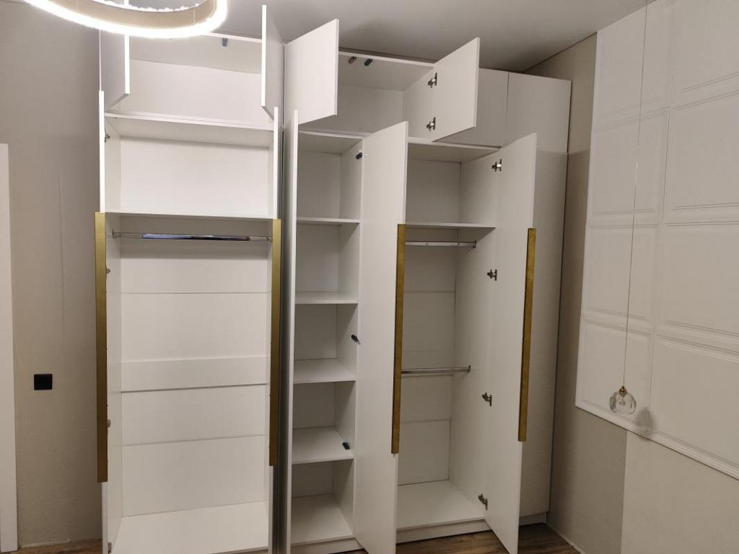 Продам новый ШИКАРНЫЙ ДОМ из евро блока и обложен кирпичом в п. - Чкалов