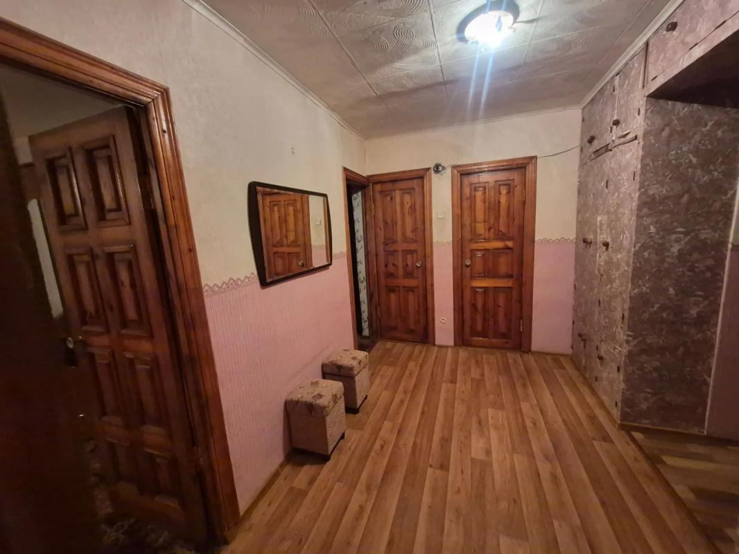 Продается большая квартира в тихом, спокойном месте за городом. - Новотроицк