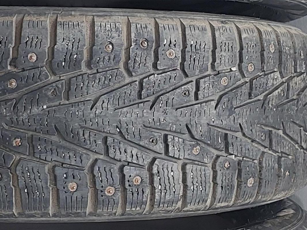 Шины зимние Nokian Nordman 7 SUV 225 55 R18, год 2017,индикатор на всех шинах 4,остаток шипов 30%,гр - Орск