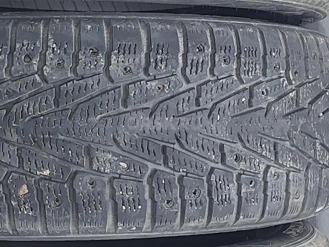Шины зимние Nokian Nordman 7 SUV 225 55 R18, год 2017,индикатор на всех шинах 4,остаток шипов 30%,гр - Орск