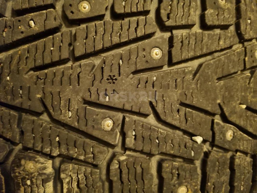 Nokian Tyres Hakkapeliitta 7  245/55R19
Шипы все (дошиповка+родные)
Не горбатые , не спускают
Ест - Орск