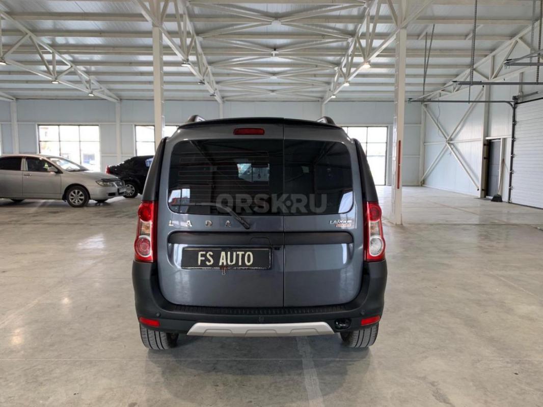 В продаже LADA LARGUS CROSS 2025 года выпуска.
7 местный!!!
1 собственник.
33 тысячи пробега. - Орск