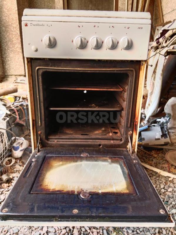 Газовая плита Druzhkovka 4комфорки 50-50-85см духовка печет хорошо полностью в рабочем состоянии шла - Орск