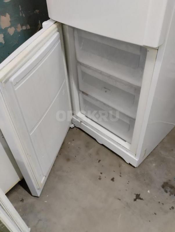 Продам холодильник Аристон HBM1181.4F,  система NO FROST, полностью исправен, мотор-компрессор новый - Новотроицк