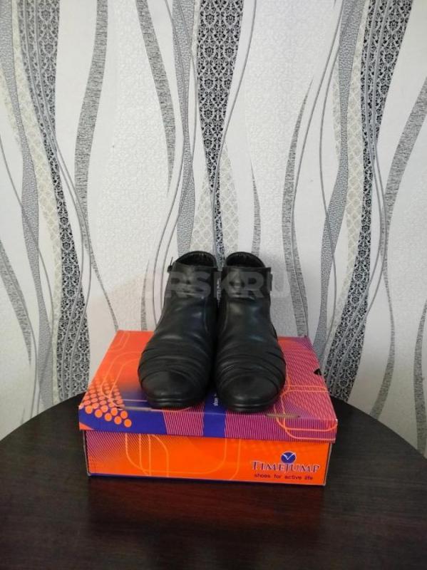 Продаю обувь:1) сапоги новые женские д/с из натуральной кожи, р. 38,цена:5500(торг) ;2) сапоги женск - Орск