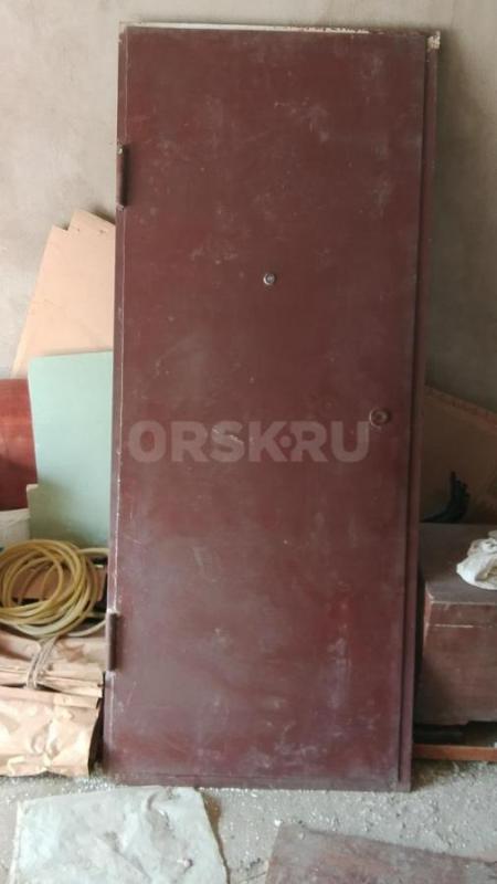 Продаю надежную металлическую дверь, которая отлично подойдет для установки в квартиру, тамбур или т - Орск