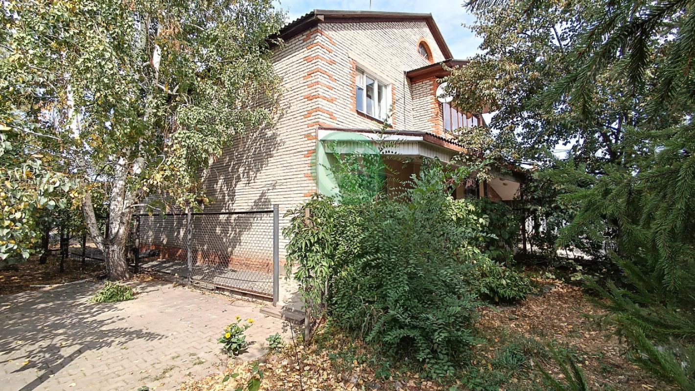 К продаже предлагается индивидуальный жилой дом на земельном участке полностью пригодный для комфорт - Орск