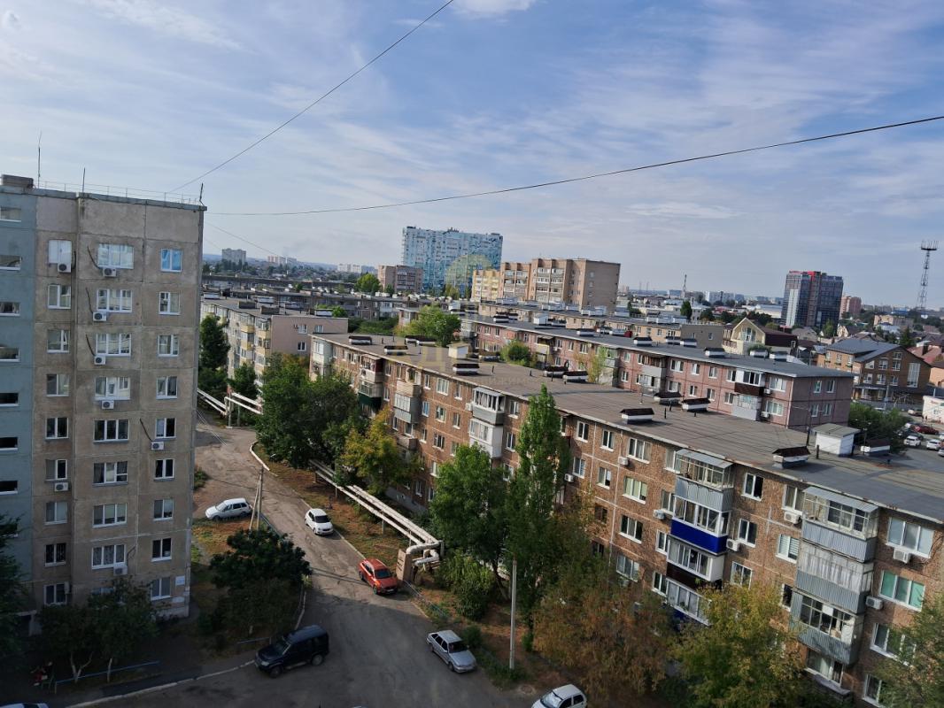 Продается 1 комнатная квартира на 9 этаже, 10 этажного дома(10 технический этаж) Площадь полезная 28 - Оренбург